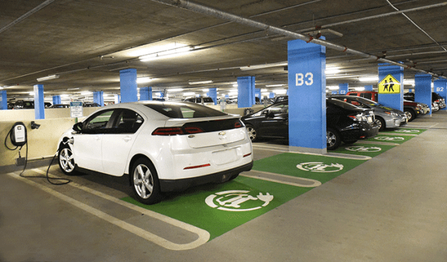 Cómo se regula la presencia de los coches eléctricos en las comunidades de vecinos