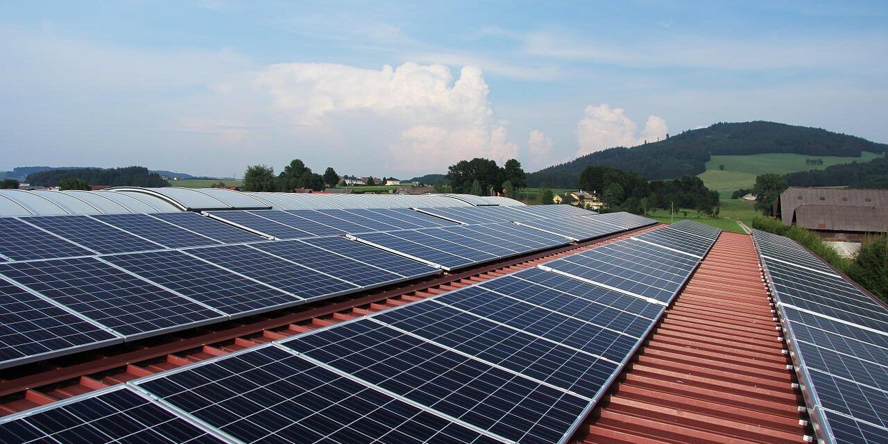 Paneles solares en la comunidad: beneficios y aprobación