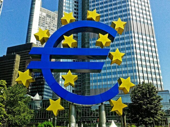 El BCE sube los tipos de interés 0,5, lo que encarecerá las hipotecas variables
