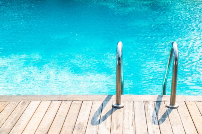 Quiénes pueden usar la piscina de la comunidad de vecinos