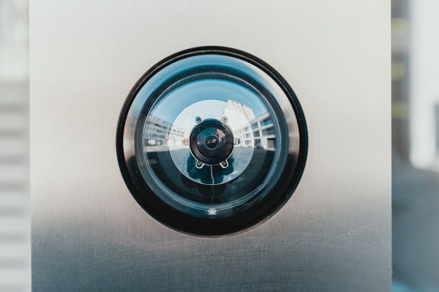 Instalación de cámaras de videovigilancia en una comunidad de vecinos
